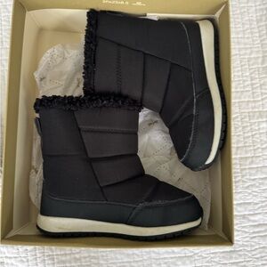 Tucker and Tate Black Winter Boots 9 toddler